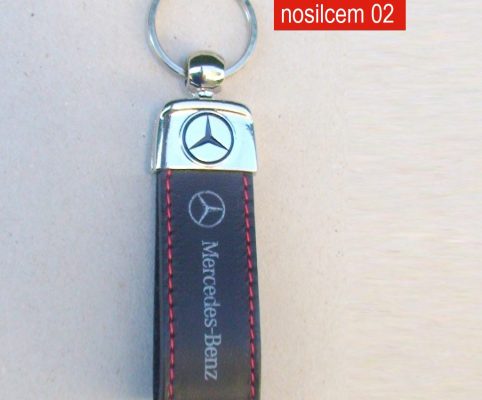 Obesek s kovinskim nosilcem 02